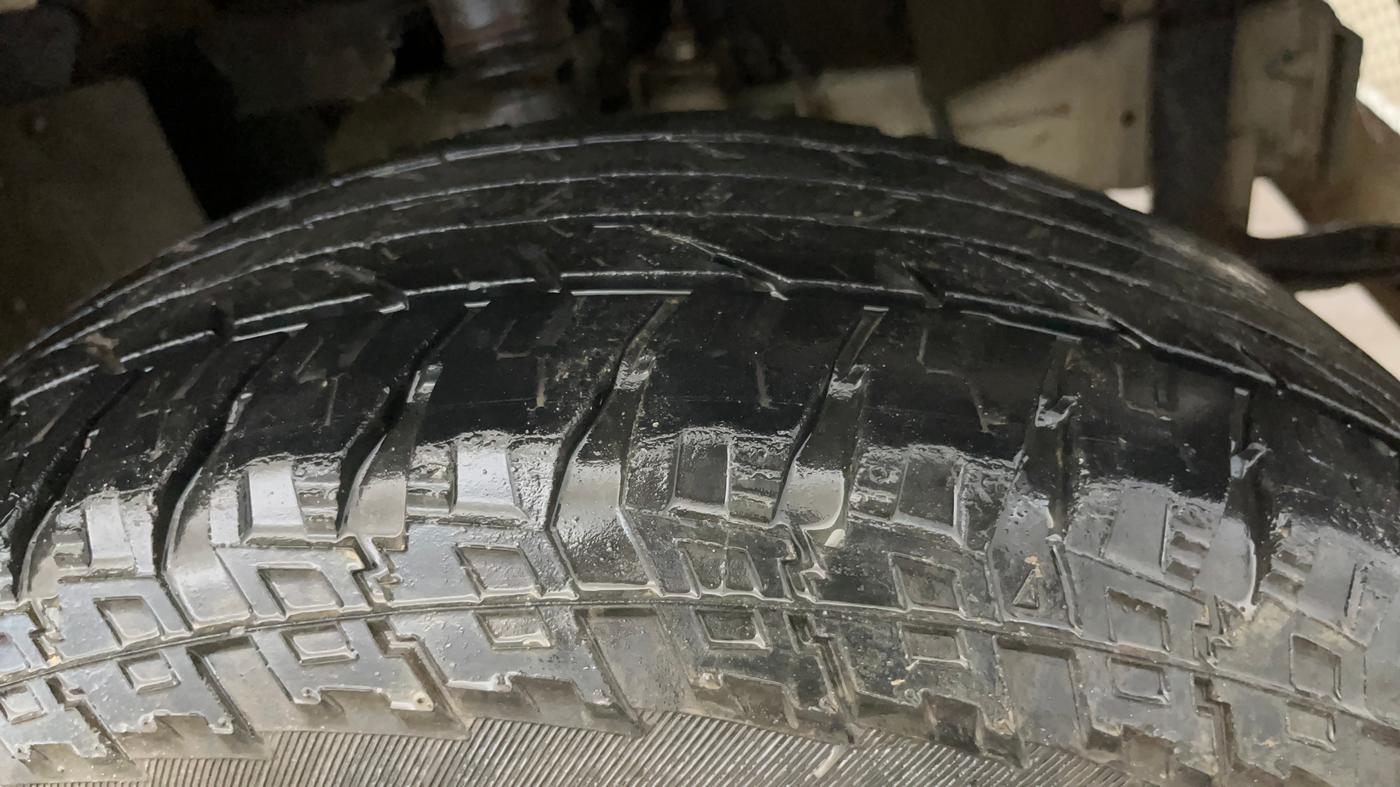 2021 Mahindra Bolero B6 (O), Diesel, Manual, 48,457 km, Right Front Tyre Tread