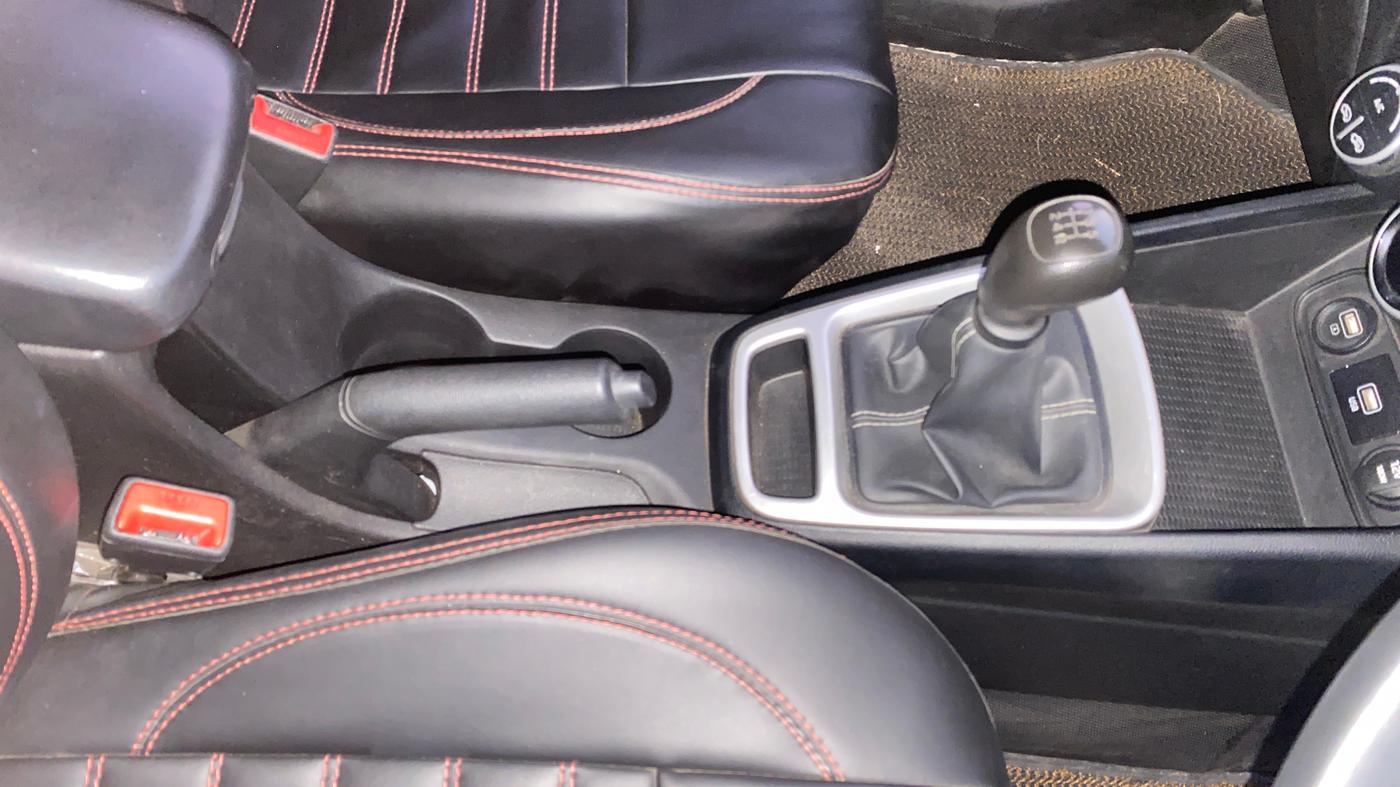 2021 Hyundai VENUE S+ 1.2, Petrol, Manual, 34,021 km, Gear Lever