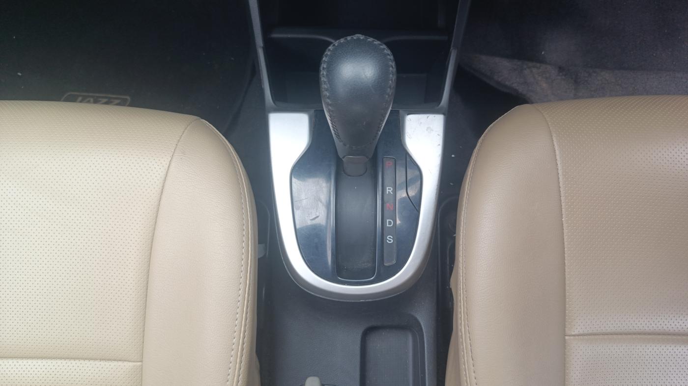 2018 Honda Jazz 1.2L I-VTEC VX CVT, Petrol, Automatic, 1,01,030 km, Gear Lever