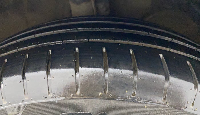 2022 Maruti Dzire ZXI AMT, Petrol, Automatic, 43,838 km, Right Front Tyre Tread