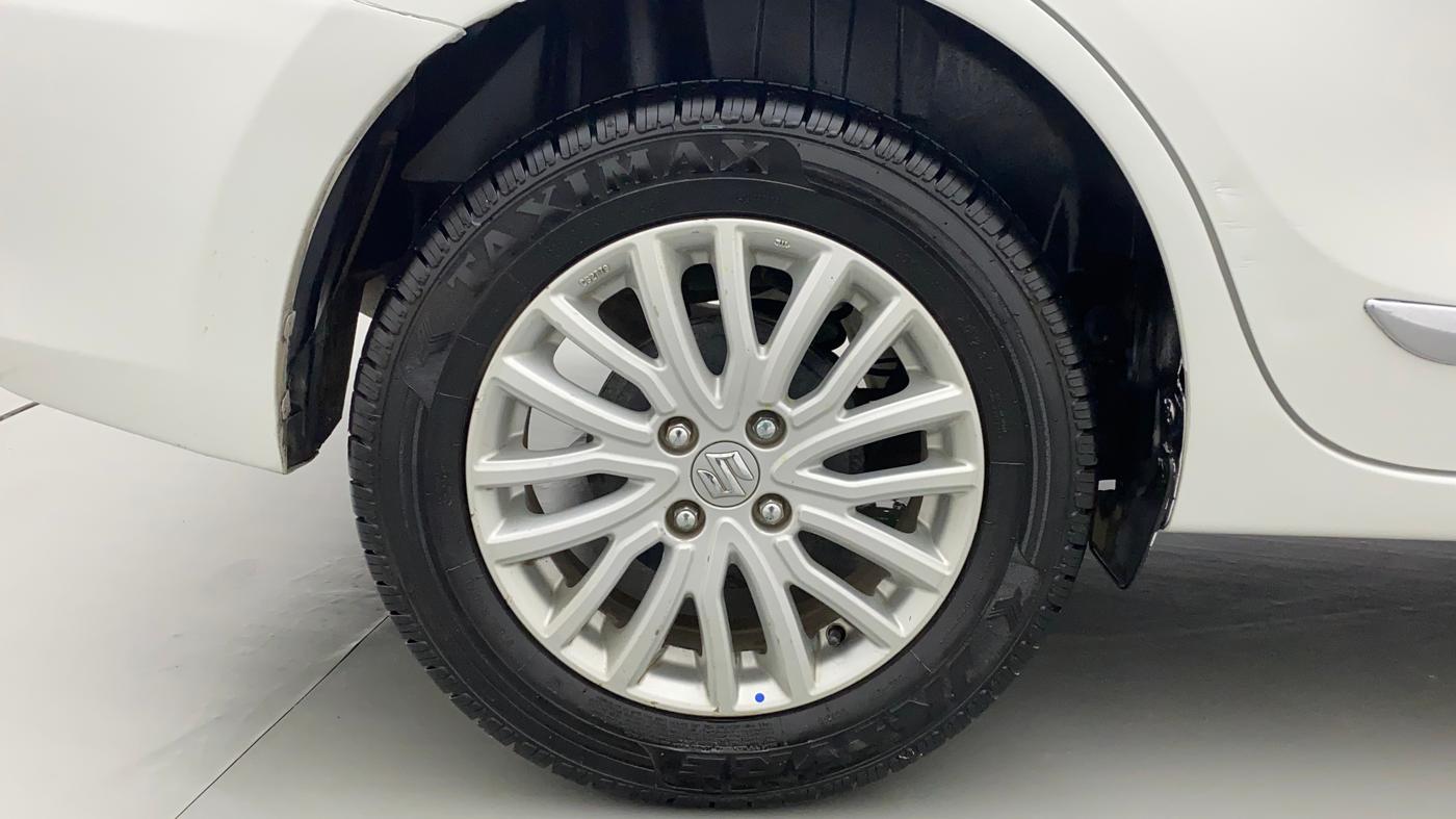 2022 Maruti Dzire ZXI AMT, Petrol, Automatic, 43,838 km, Right Rear Wheel