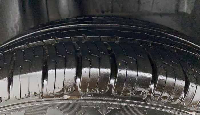 2022 Maruti Dzire ZXI AMT, Petrol, Automatic, 43,838 km, Right Rear Tyre Tread