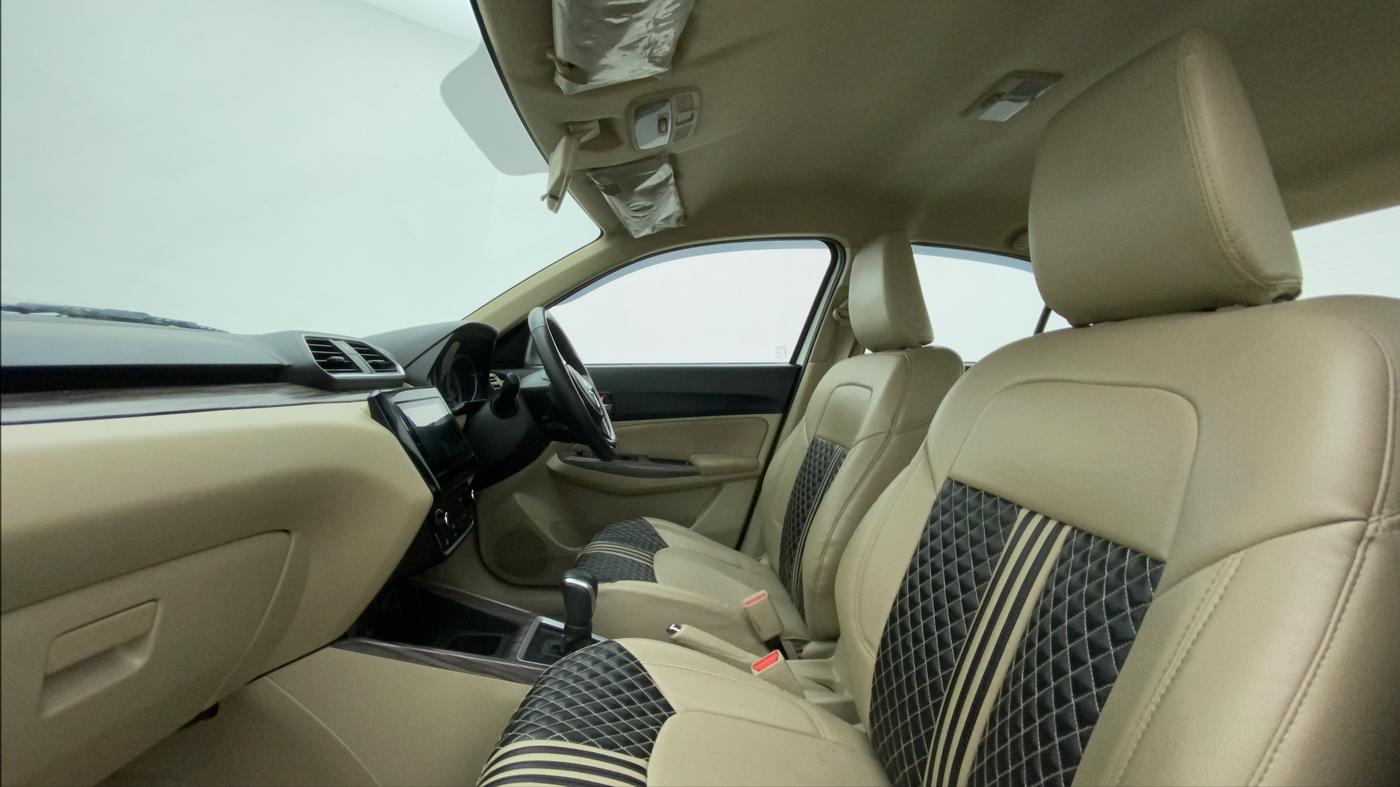 2022 Maruti Dzire ZXI AMT, Petrol, Automatic, 43,838 km, Right Side Front Door Cabin
