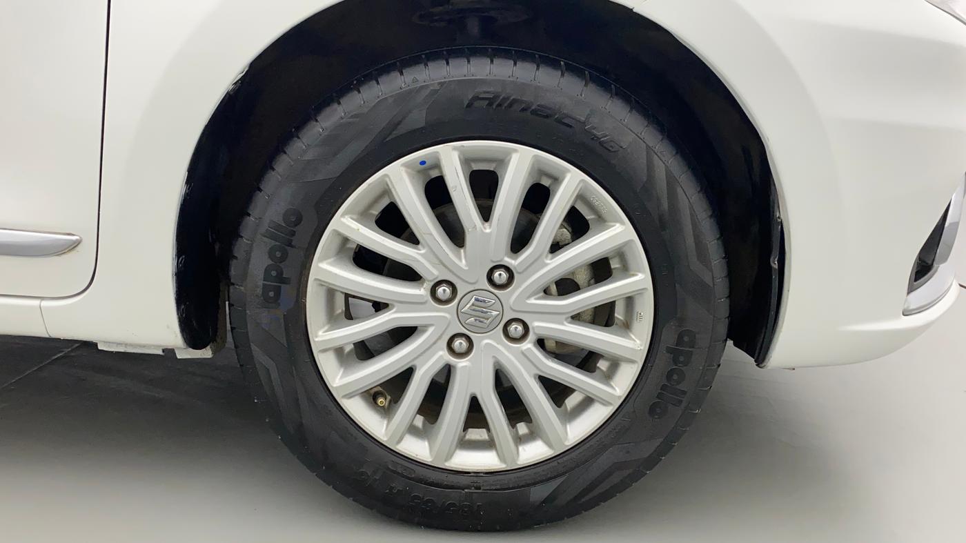 2022 Maruti Dzire ZXI AMT, Petrol, Automatic, 43,838 km, Right Front Wheel