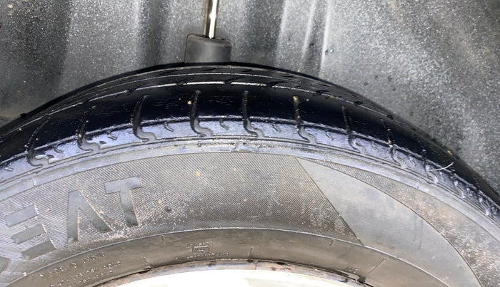 2014 Volkswagen Polo COMFORTLINE 1.5L, Diesel, Manual, 49,147 km, Right Rear Tyre Tread