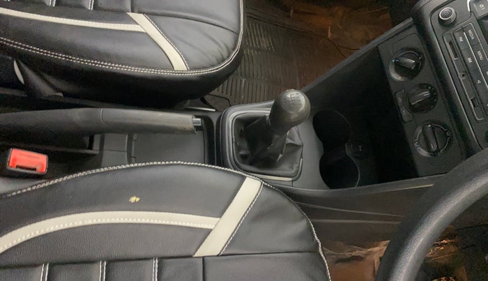 2014 Volkswagen Polo COMFORTLINE 1.5L, Diesel, Manual, 49,147 km, Gear Lever