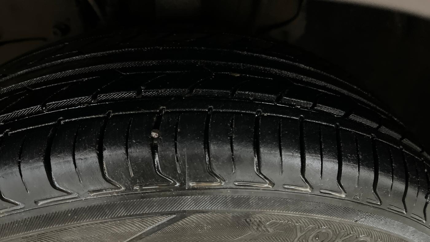 2018 Tata Tiago XZ PETROL, Petrol, Manual, 17,857 km, Left Front Tyre Tread