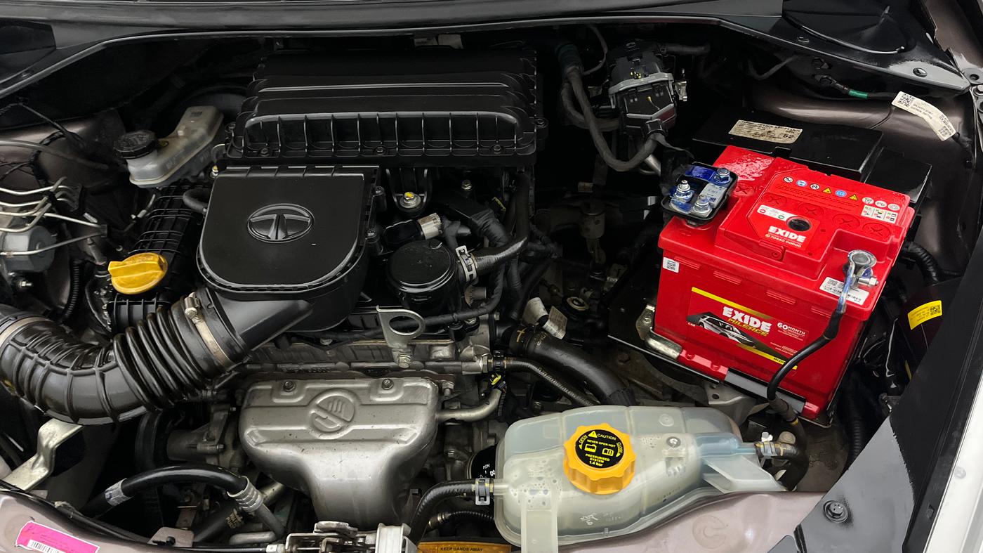2018 Tata Tiago XZ PETROL, Petrol, Manual, 17,857 km, Engine View - Left
