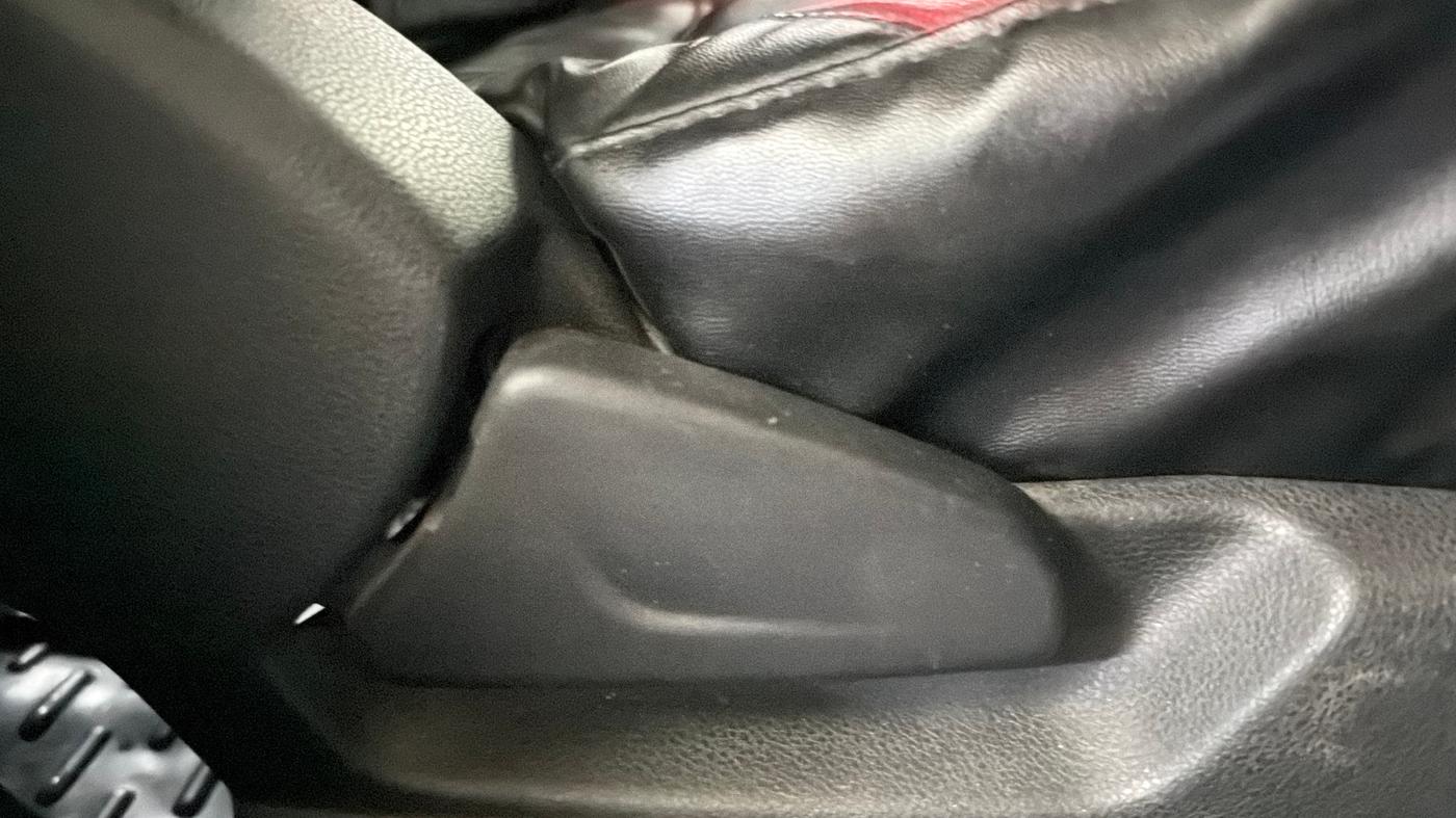 2018 Renault Kwid RXL, Petrol, Manual, 41,994 km, Driver Side Adjustment Panel