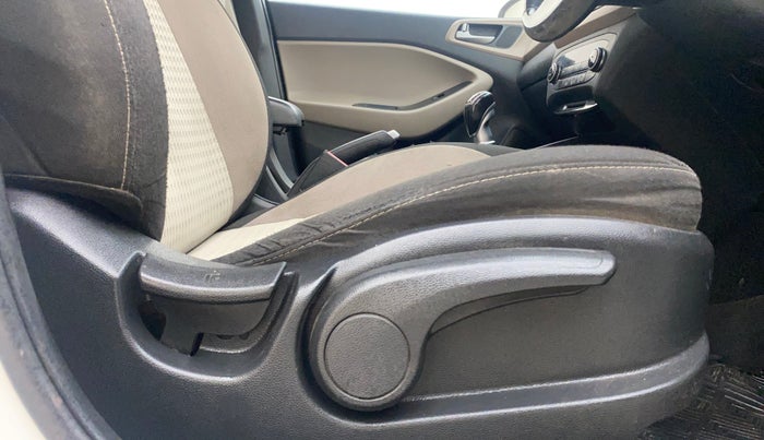 2019 Hyundai Elite i20 ASTA 1.4 CRDI (O), Diesel, Manual, 1,14,342 km, Driver Side Adjustment Panel