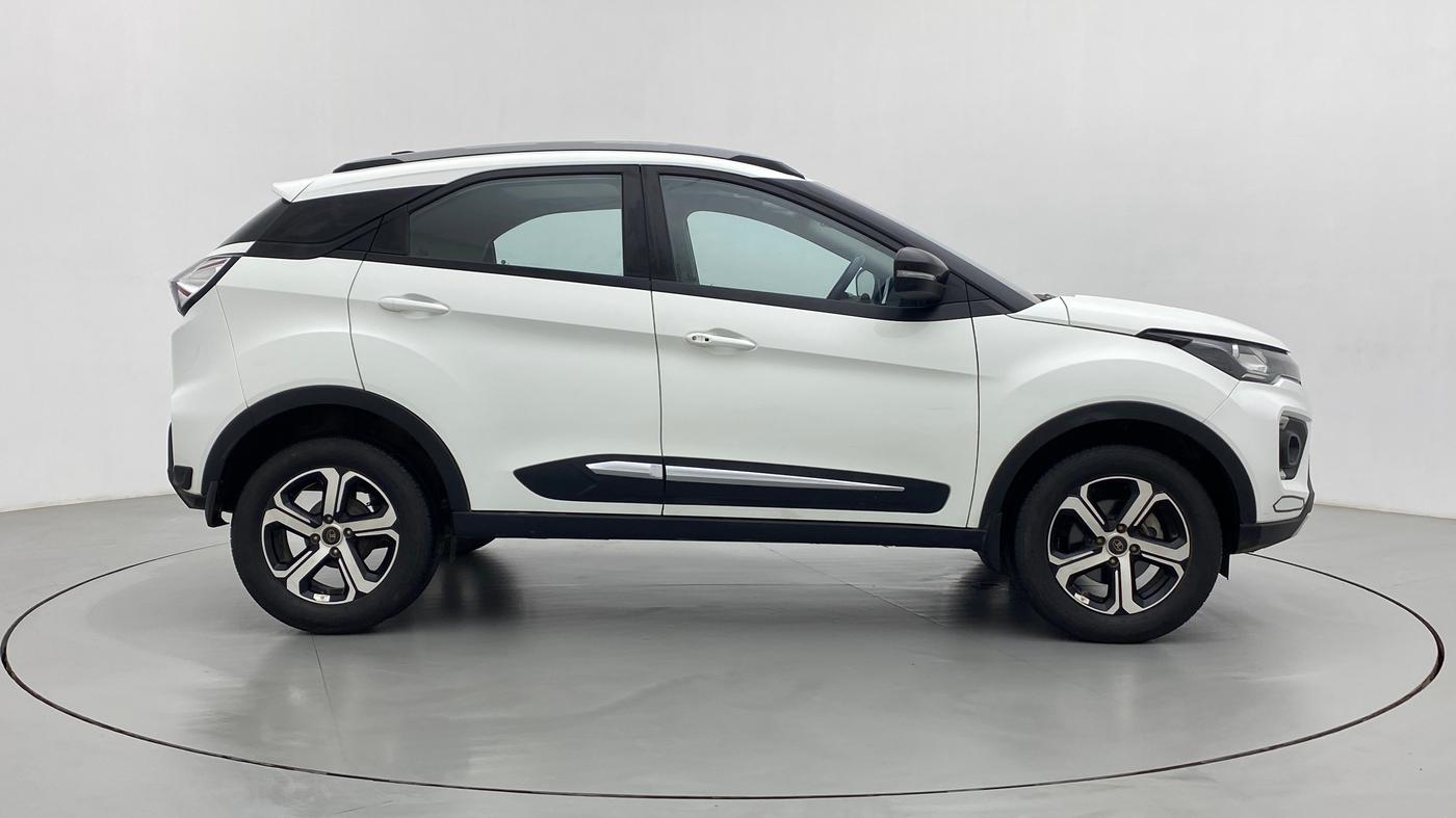 2022 Tata NEXON XZA PLUS (PREMIUM) DIESEL, Diesel, Automatic, 24,453 km, Right Side View
