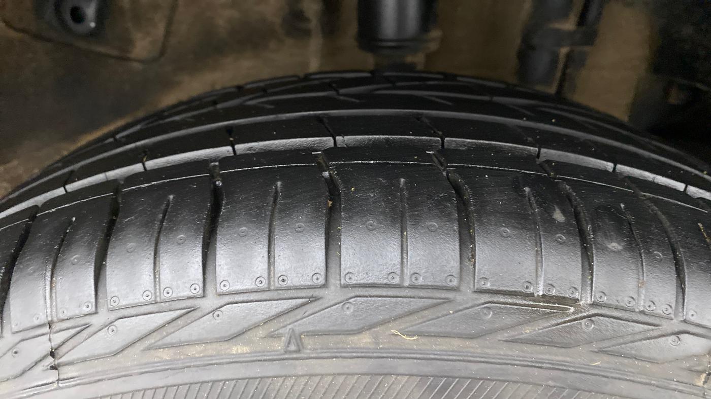 2022 Tata NEXON XZA PLUS (PREMIUM) DIESEL, Diesel, Automatic, 24,453 km, Left Rear Tyre Tread