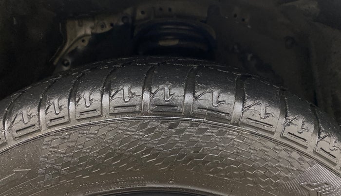 2015 Toyota Innova 2.5 GX 8 STR, Diesel, Manual, 97,979 km, Right Front Tyre Tread