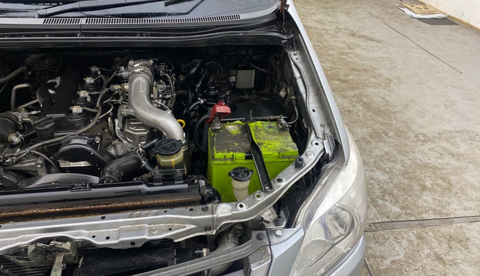 2015 Toyota Innova 2.5 GX 8 STR, Diesel, Manual, 97,979 km, Engine View - Left