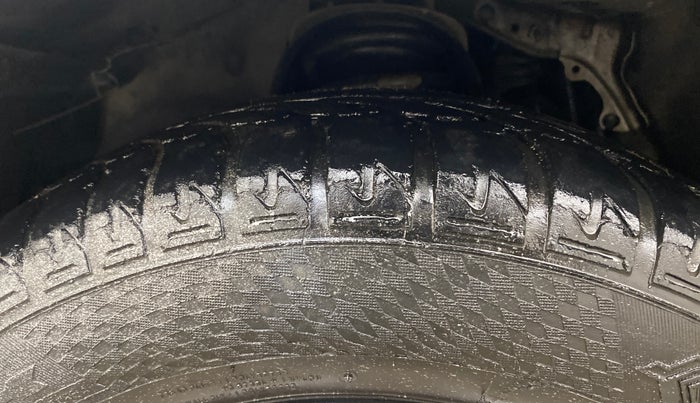 2015 Toyota Innova 2.5 GX 8 STR, Diesel, Manual, 97,979 km, Left Front Tyre Tread