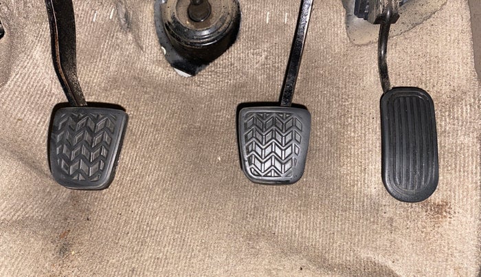 2015 Toyota Innova 2.5 GX 8 STR, Diesel, Manual, 97,979 km, Pedals