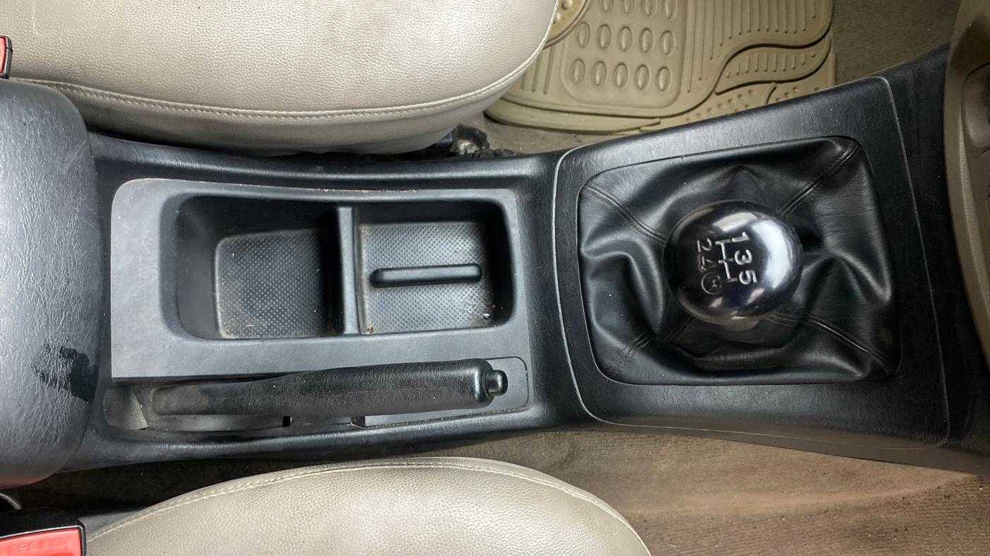 2015 Toyota Innova 2.5 GX 8 STR, Diesel, Manual, 98,235 km, Gear Lever