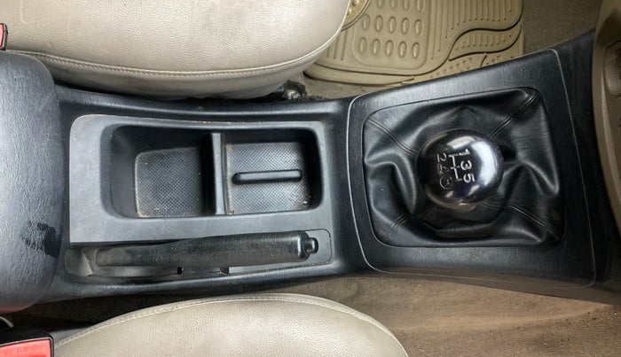 2015 Toyota Innova 2.5 GX 8 STR, Diesel, Manual, 97,979 km, Gear Lever