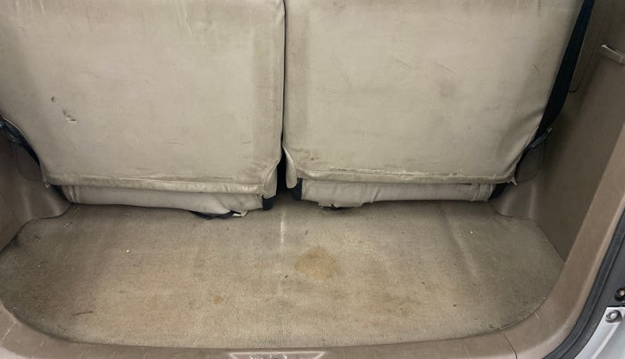 2015 Toyota Innova 2.5 GX 8 STR, Diesel, Manual, 97,979 km, Boot Inside