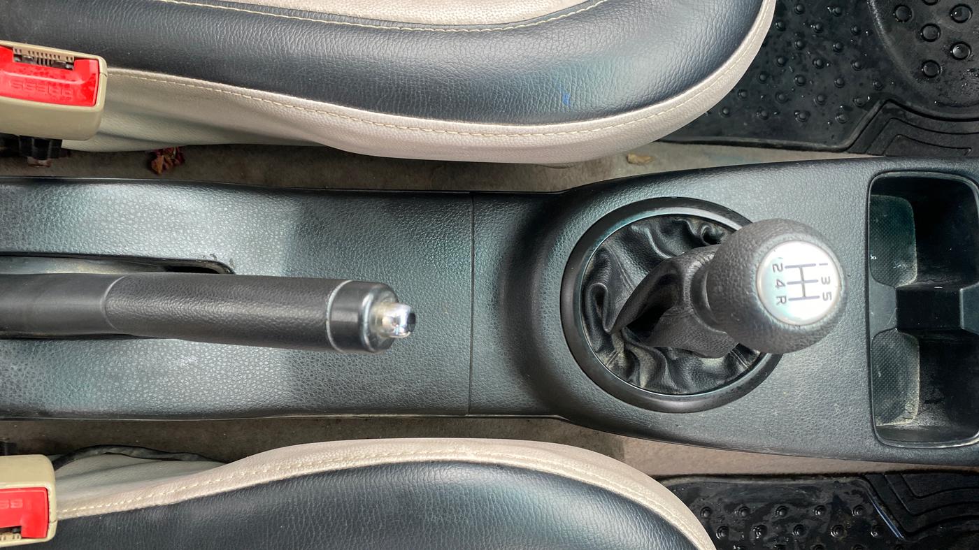 2013 Maruti SX4 VXI, Petrol, Manual, 51,187 km, Gear Lever