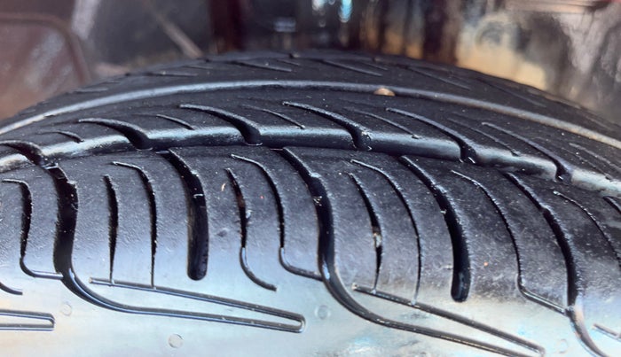 2018 Datsun Redi Go T (O), Petrol, Manual, 49,427 km, Right Front Tyre Tread
