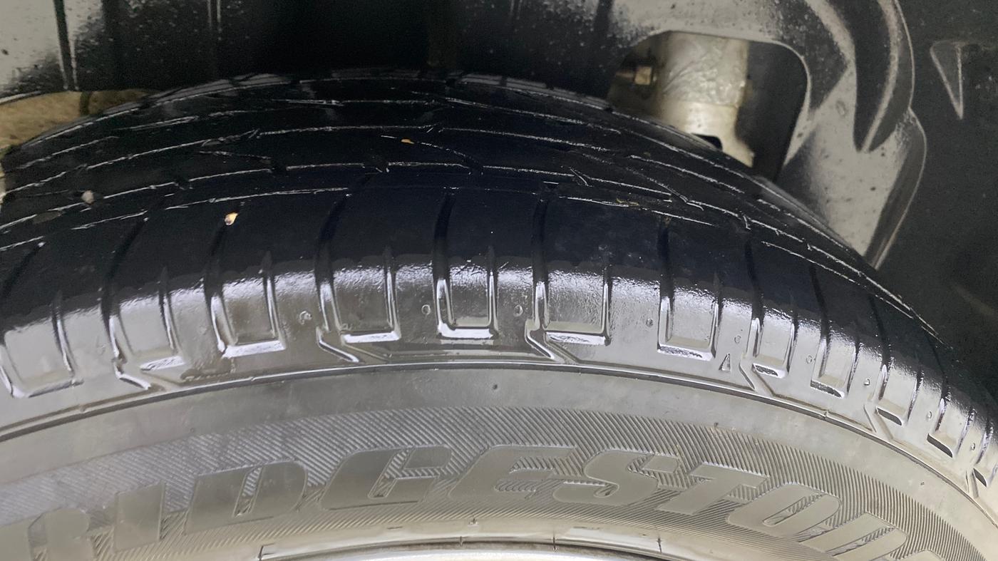 2022 Mahindra XUV300 W8 1.2 PETROL, Petrol, Manual, 62,411 km, Right Rear Tyre Tread