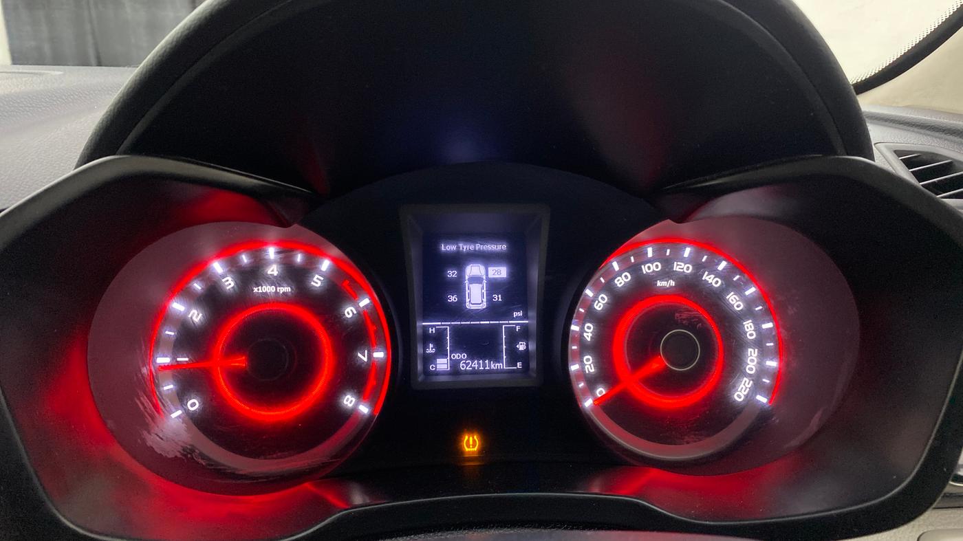 2022 Mahindra XUV300 W8 1.2 PETROL, Petrol, Manual, 62,411 km, Odometer Image