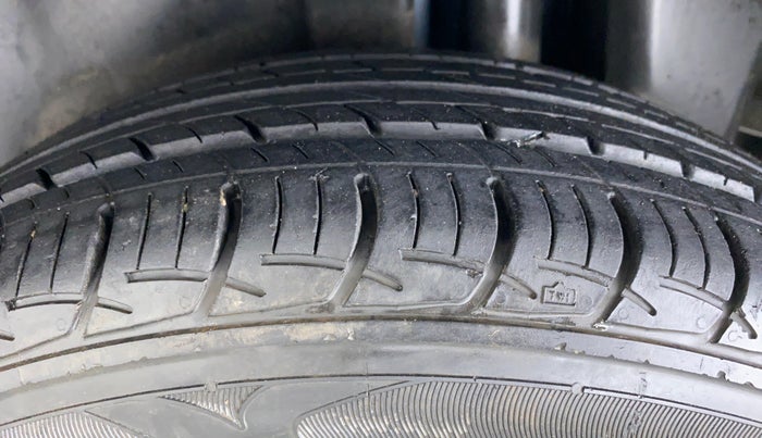 2018 Maruti Ciaz DELTA 1.4 VVT AMT, Petrol, Automatic, 27,737 km, Left Rear Tyre Tread