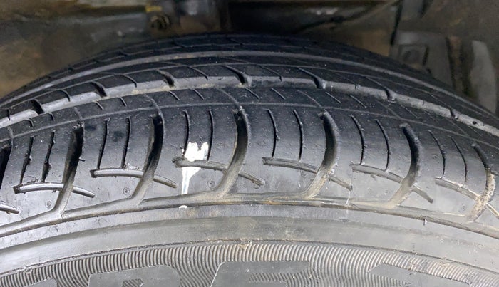 2018 Maruti Ciaz DELTA 1.4 VVT AMT, Petrol, Automatic, 27,737 km, Right Front Tyre Tread