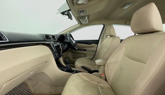2018 Maruti Ciaz DELTA 1.4 VVT AMT, Petrol, Automatic, 27,737 km, Right Side Front Door Cabin