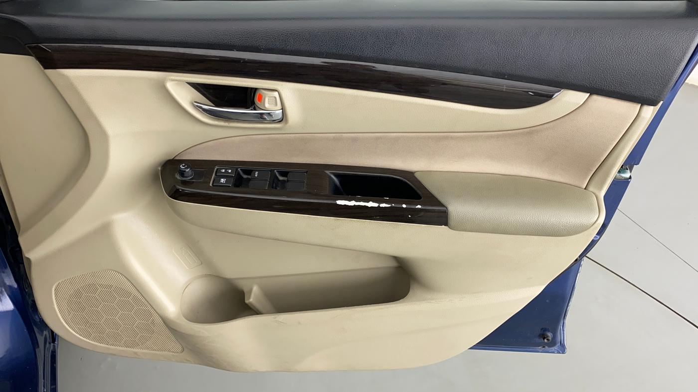 2018 Maruti Ciaz DELTA 1.4 VVT AMT, Petrol, Automatic, 27,737 km, Driver Side Door Panels Control