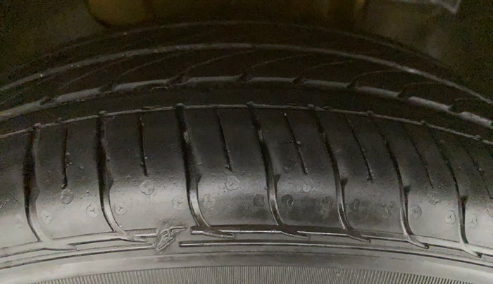 2020 Tata Tiago XZ+ 1.2 Revotron, Petrol, Manual, 10,242 km, Right Front Tyre Tread