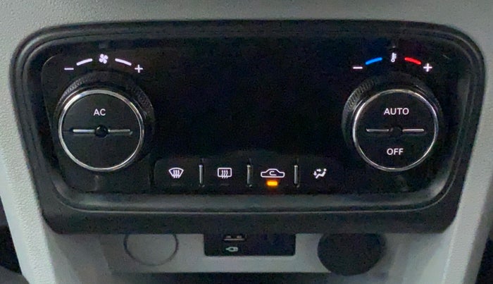 2020 Tata Tiago XZ+ 1.2 Revotron, Petrol, Manual, 10,242 km, Automatic Climate Control