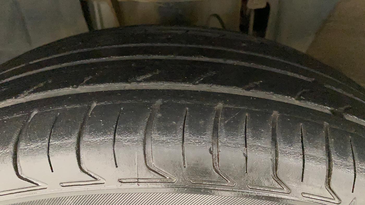 2019 Renault TRIBER RXZ, Petrol, Manual, 70,228 km, Left Front Tyre Tread
