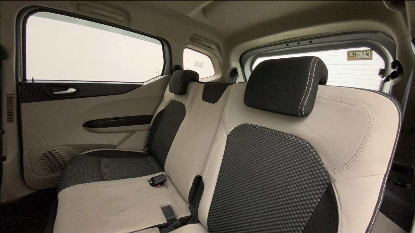 2019 Renault TRIBER RXZ, Petrol, Manual, 70,228 km, Right Side Rear Door Cabin