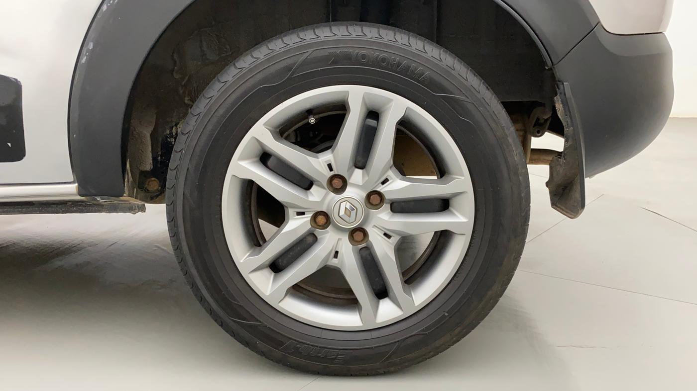 2019 Renault TRIBER RXZ, Petrol, Manual, 70,228 km, Left Rear Wheel