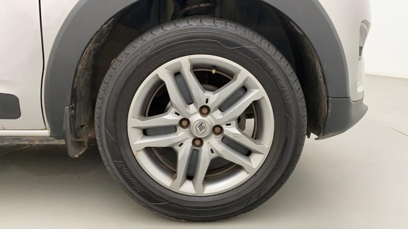 2019 Renault TRIBER RXZ, Petrol, Manual, 70,228 km, Right Front Wheel