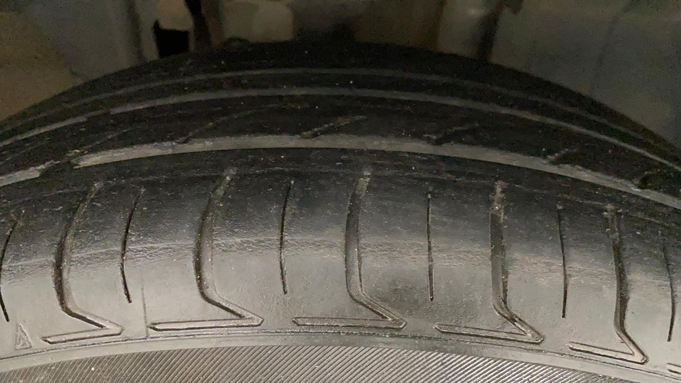 2019 Renault TRIBER RXZ, Petrol, Manual, 70,228 km, Right Front Tyre Tread