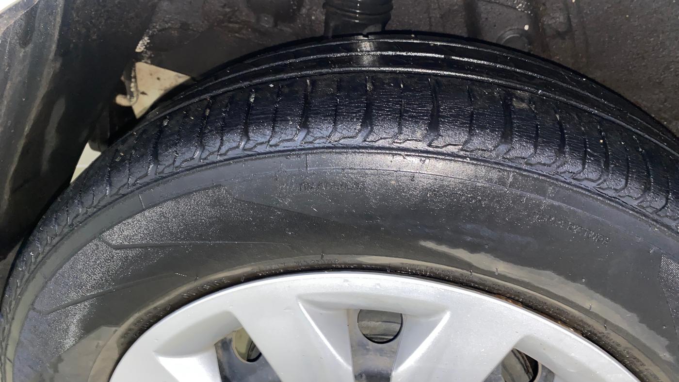 2017 Hyundai Verna 1.6 EX PETROL, Petrol, Manual, 31,919 km, Right Rear Tyre Tread