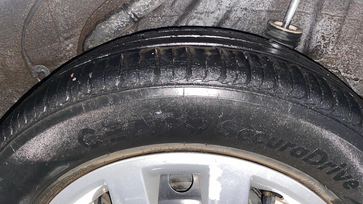2017 Hyundai Verna 1.6 EX PETROL, Petrol, Manual, 31,919 km, Left Rear Tyre Tread