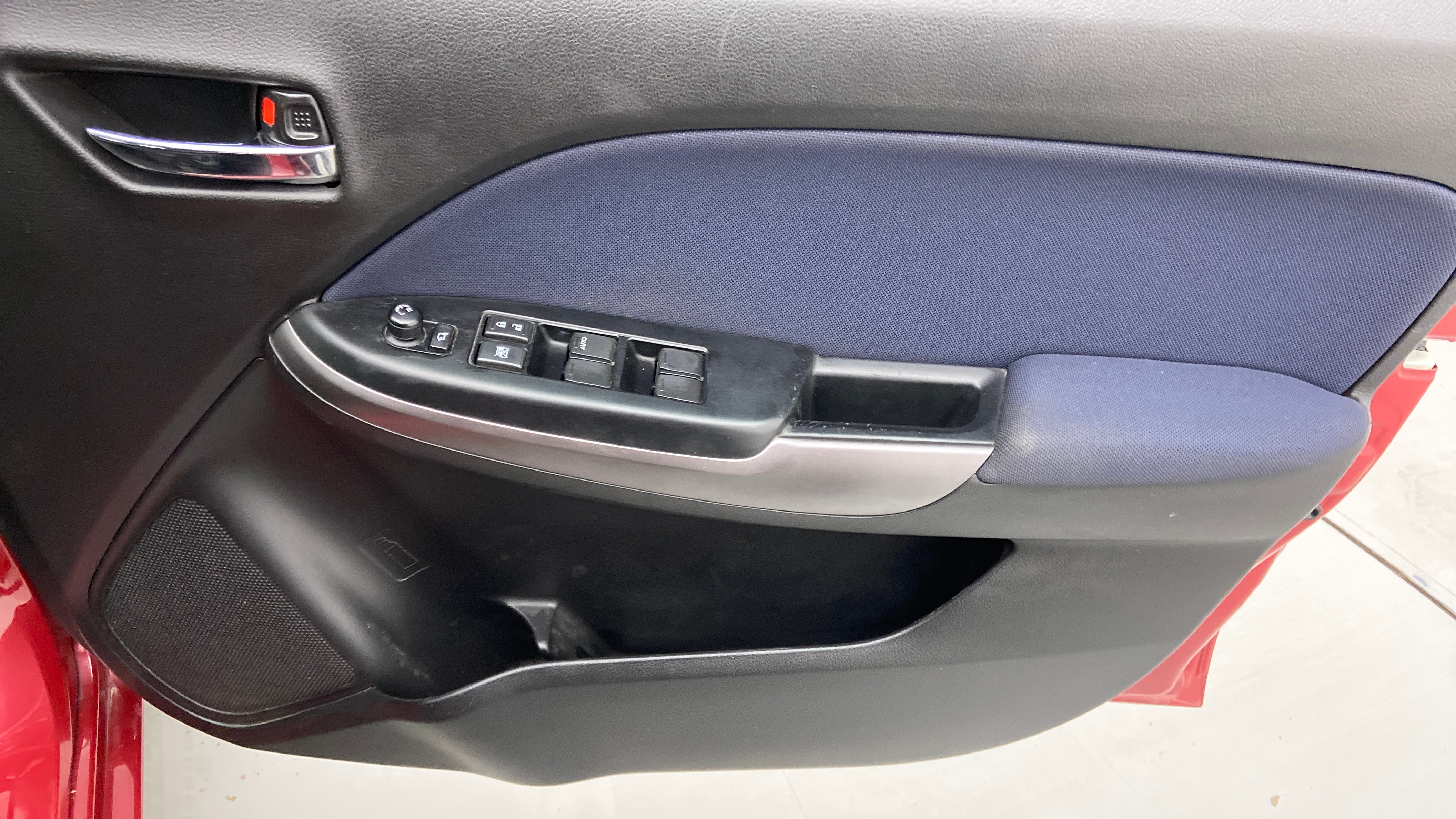 2019 Maruti Baleno ALPHA PETROL 1.2, Petrol, Manual, 64,727 km, Driver Side Door Panels Control
