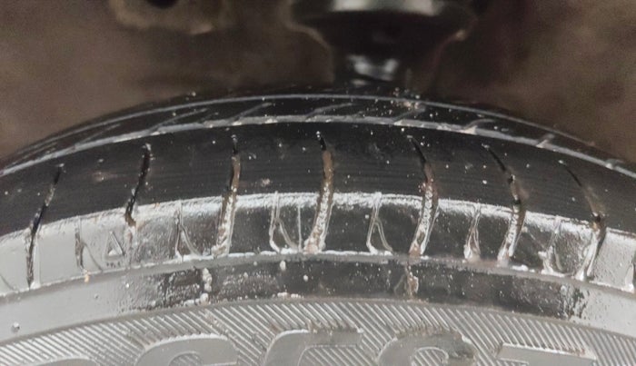 2018 Maruti Wagon R 1.0 LXI CNG, CNG, Manual, 91,621 km, Left Front Tyre Tread