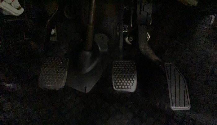 2015 Maruti Alto K10 VXI, Petrol, Manual, 83,776 km, Pedals