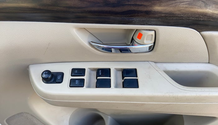 2020 Maruti Ertiga ZXI SHVS, Petrol, Manual, 1,21,578 km, Driver Side Door Panels Control