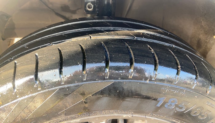 2020 Maruti Ertiga ZXI SHVS, Petrol, Manual, 1,21,578 km, Left Front Tyre Tread