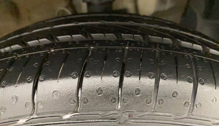 2018 Hyundai Elite i20 ASTA 1.2, Petrol, Manual, 94,708 km, Right Front Tyre Tread