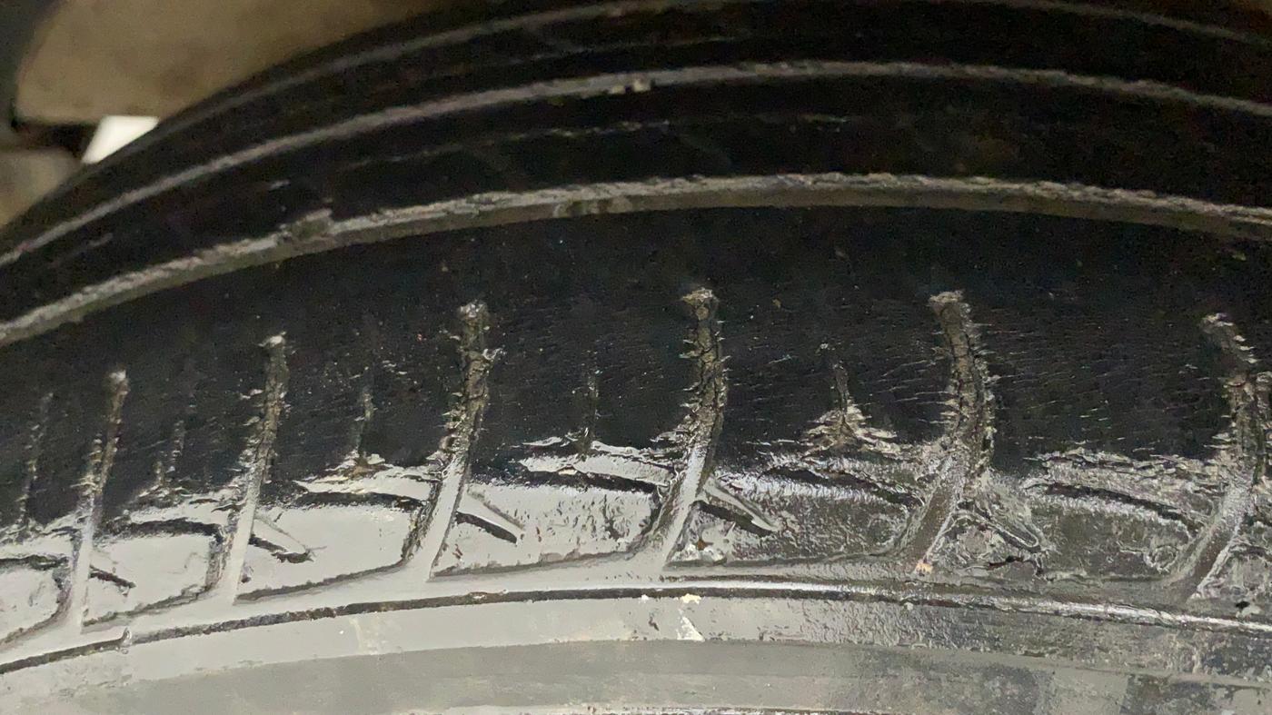 2017 Maruti Baleno DELTA PETROL 1.2, Petrol, Manual, 46,131 km, Left Front Tyre Tread