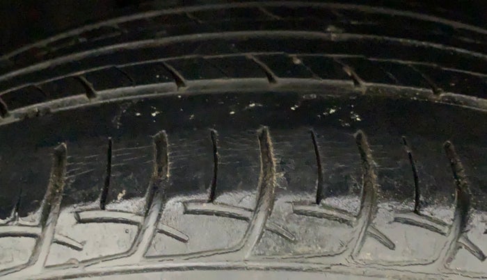 2017 Maruti Baleno DELTA PETROL 1.2, Petrol, Manual, 46,131 km, Right Rear Tyre Tread