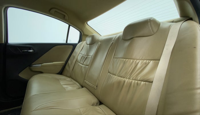 2015 Honda City V MT PETROL, Petrol, Manual, 86,562 km, Right Side Rear Door Cabin