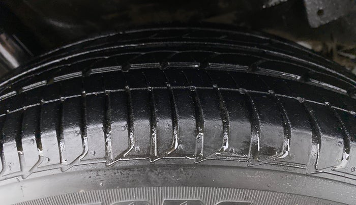 2015 Honda City V MT PETROL, Petrol, Manual, 86,562 km, Right Rear Tyre Tread